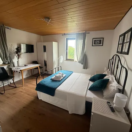 Emi2 Modern Free Parking Near Swiss Border *